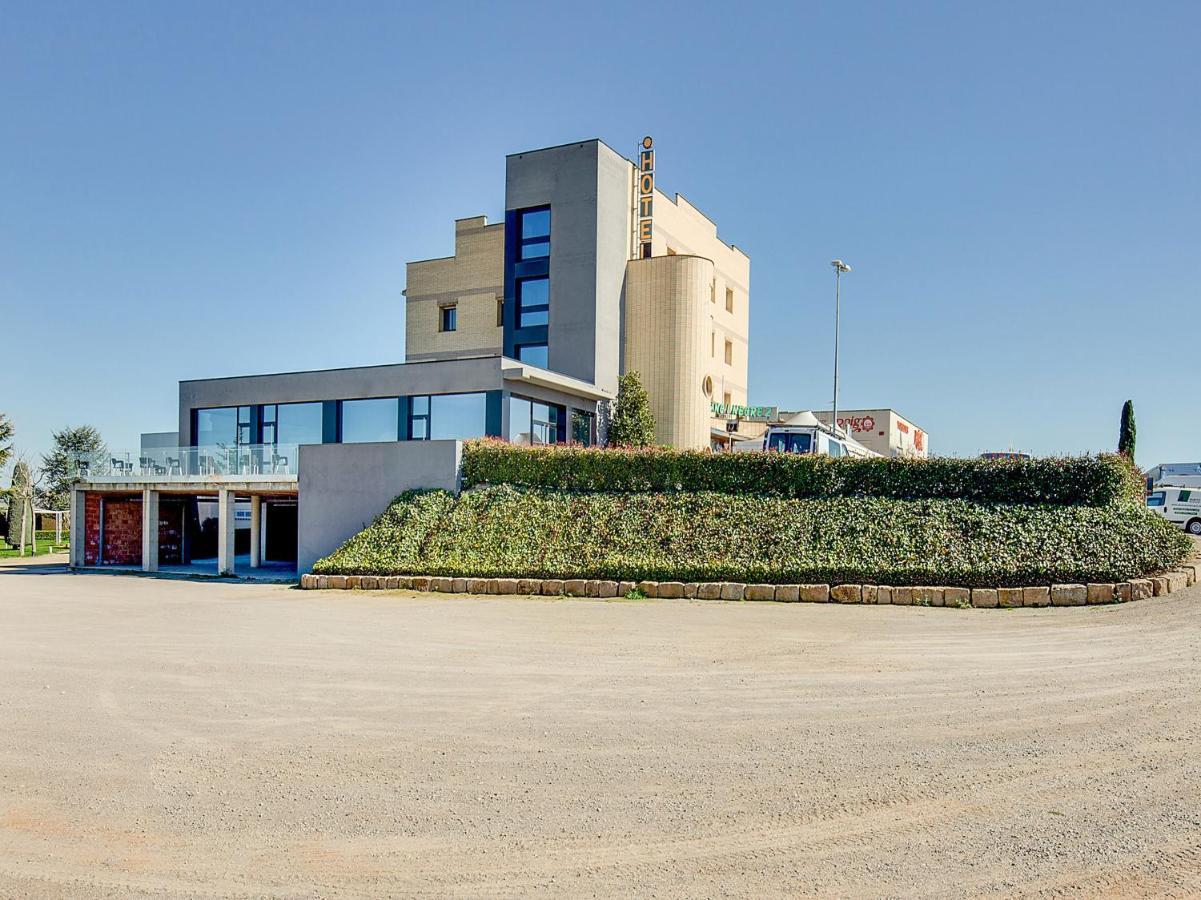 Hotel Restaurante Blanc I Negre 2 Agramunt Esterno foto